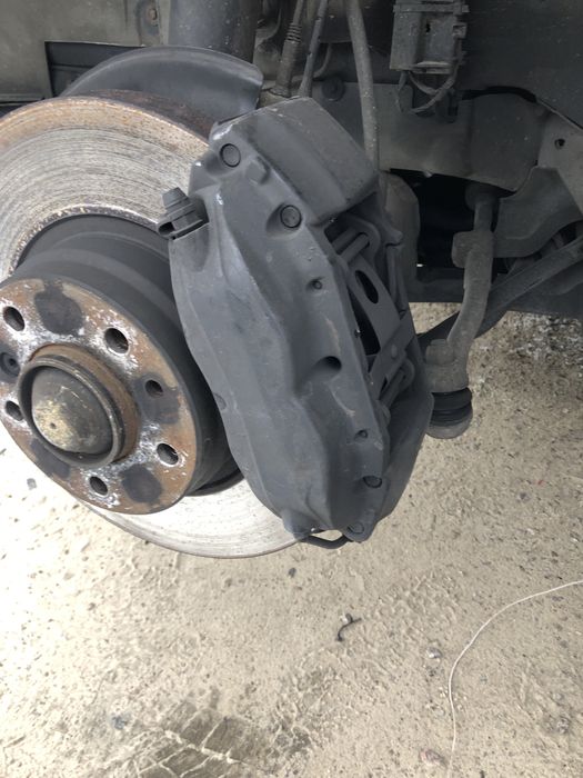 Читирох поршневі супорта БРЕМБО BMW e 38.39.