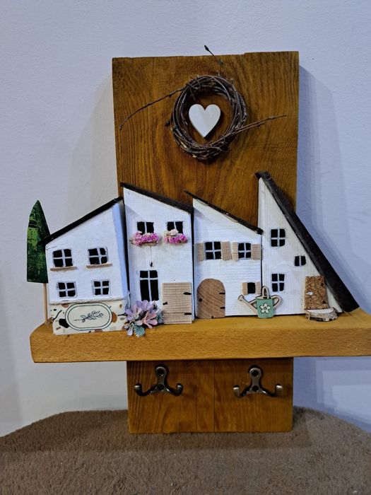 Wieszak na klucze domki