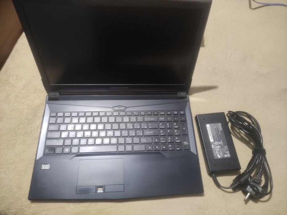 Dream Machines Clevo N850HJ i7 -7700HQ,Gtx 1050,8g,ігровий ноутбук