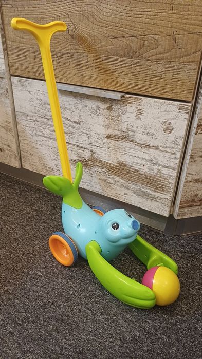 Каталка Тюлень з м'ячем від японського бренду TOMY

За допомогою уніка