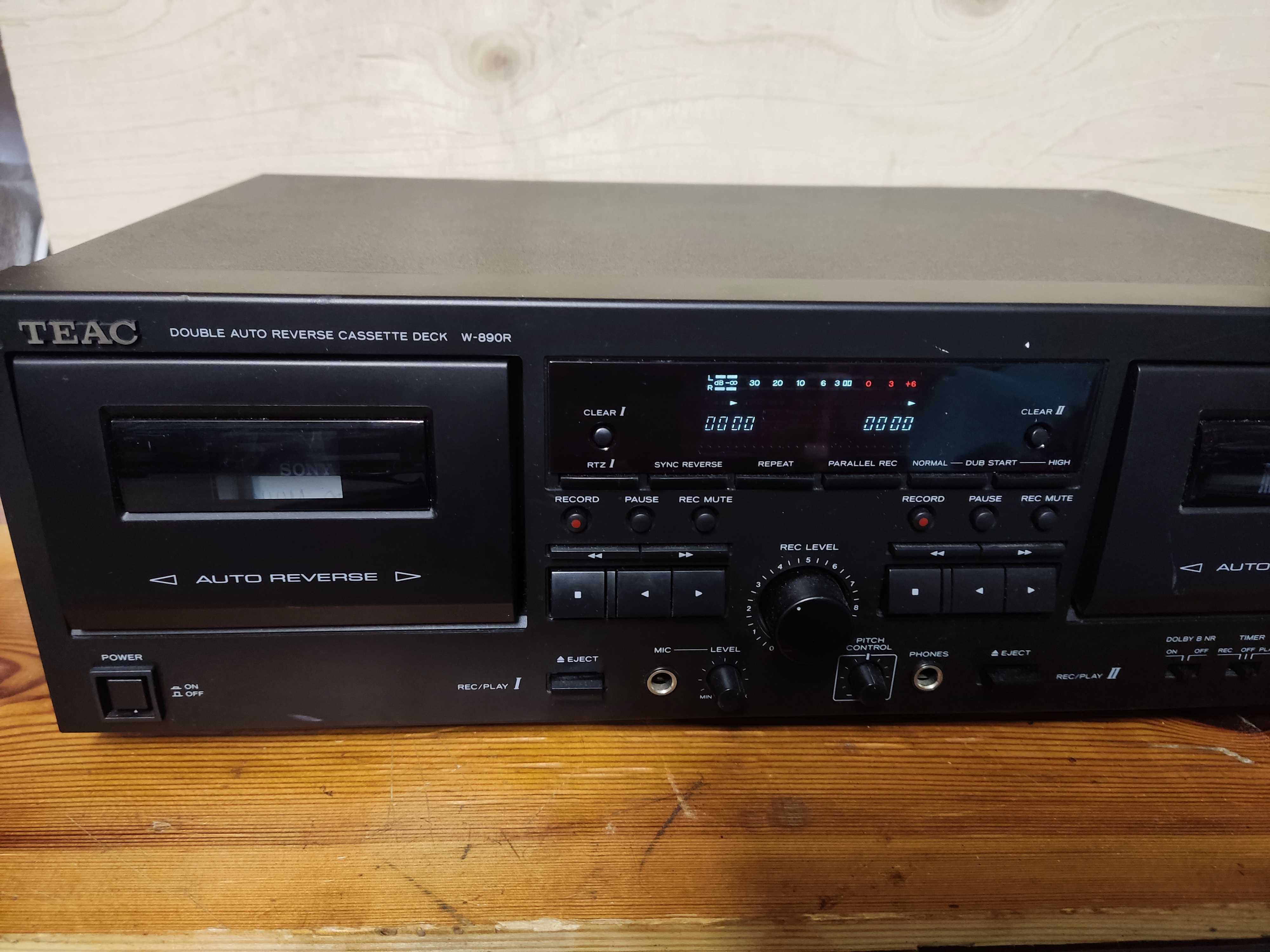 Magnetofon TEAC W-890 R
