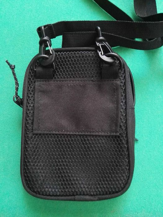 Saszetka  torebka na ramię czarna 4F