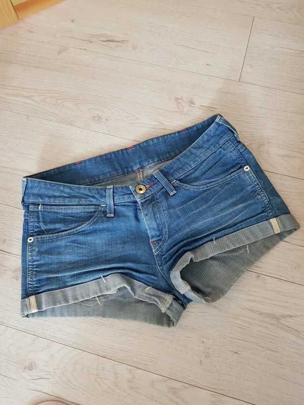 Sprzedam spodenki Wrangler Courtney Skinny