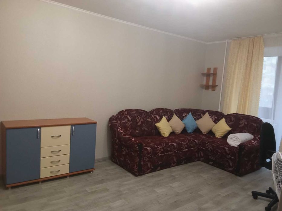 1 кімнатна квартира  м. Деміївська , пр-кт Науки ,11  без комісії