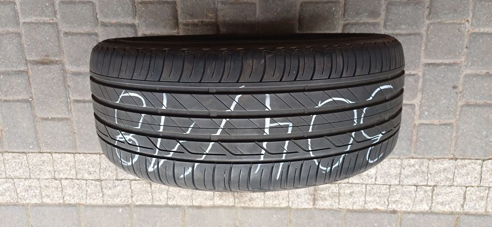 BRIDGESTONE 225/40R18 92W , pojedyńcza opona letnia.