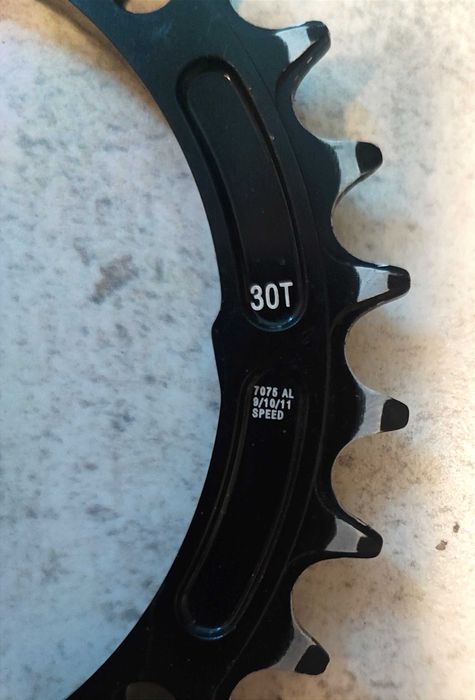 Zębatka Race Face Narrow Wide Single 30T BCD 104mm