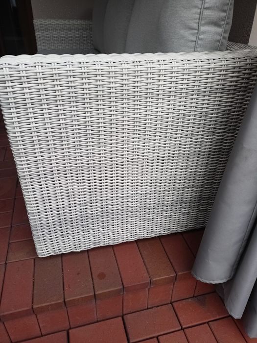 Kanapa z technoratanu marki intenso