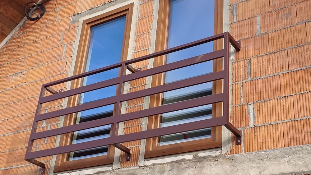 Barierka francuska , balkon francuski aluminiowy