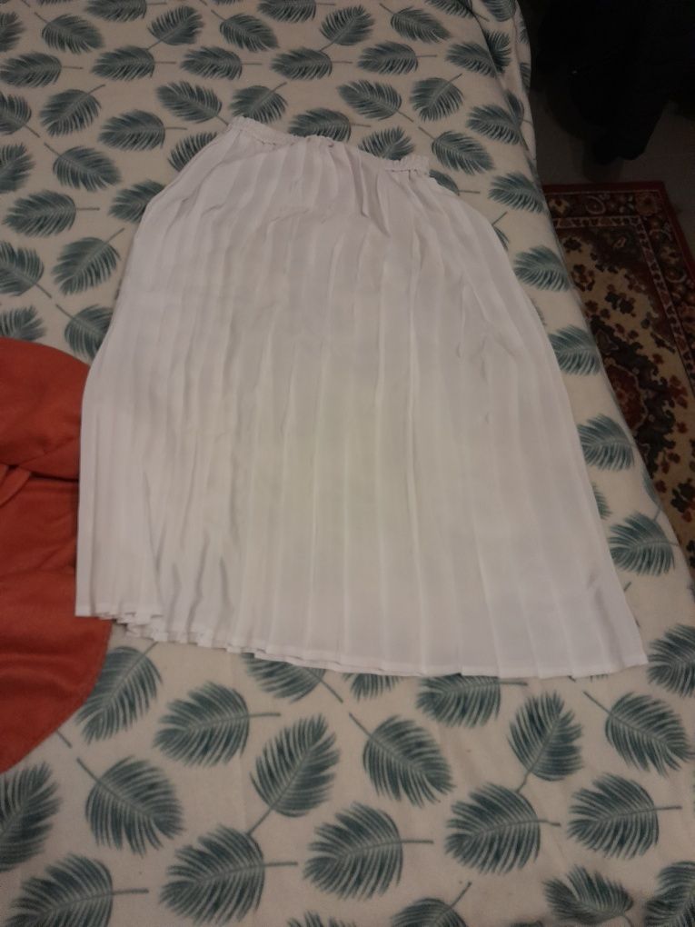 Saia branca sem marca