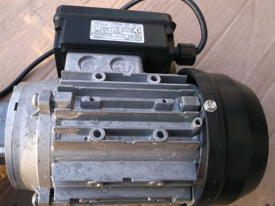 Części od podajnika i pieca na ekogroszek