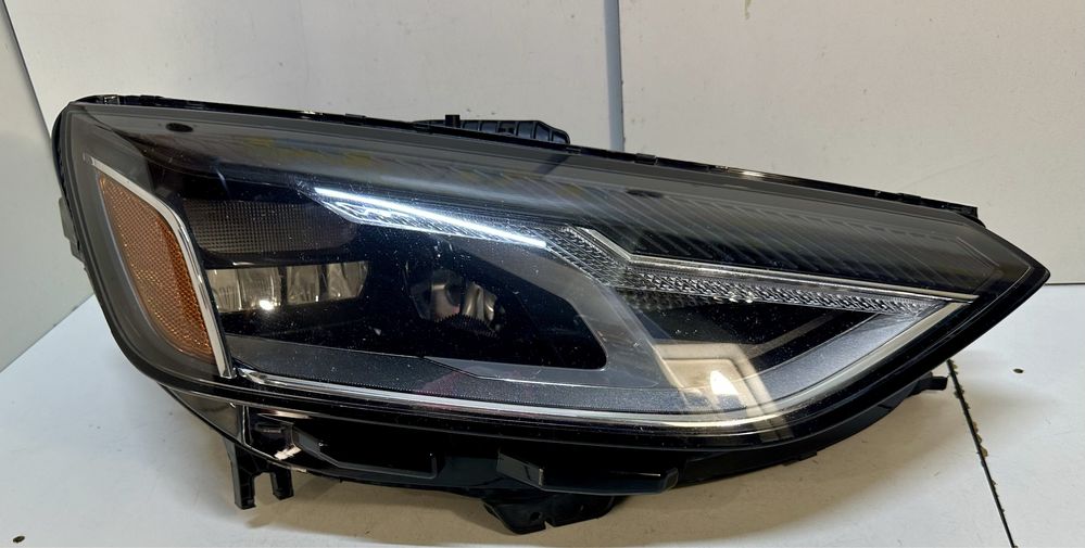 Фара права Audi A4 B9 USA 2020 2021 2022 2023 2024