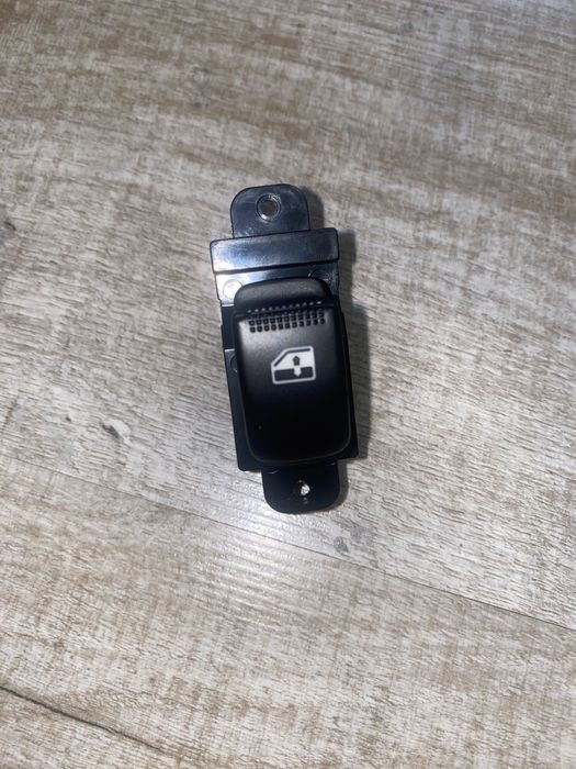 Кнопка Стеклоподьемника Hyundai Elantra Sonata Kia Optima вантажівок