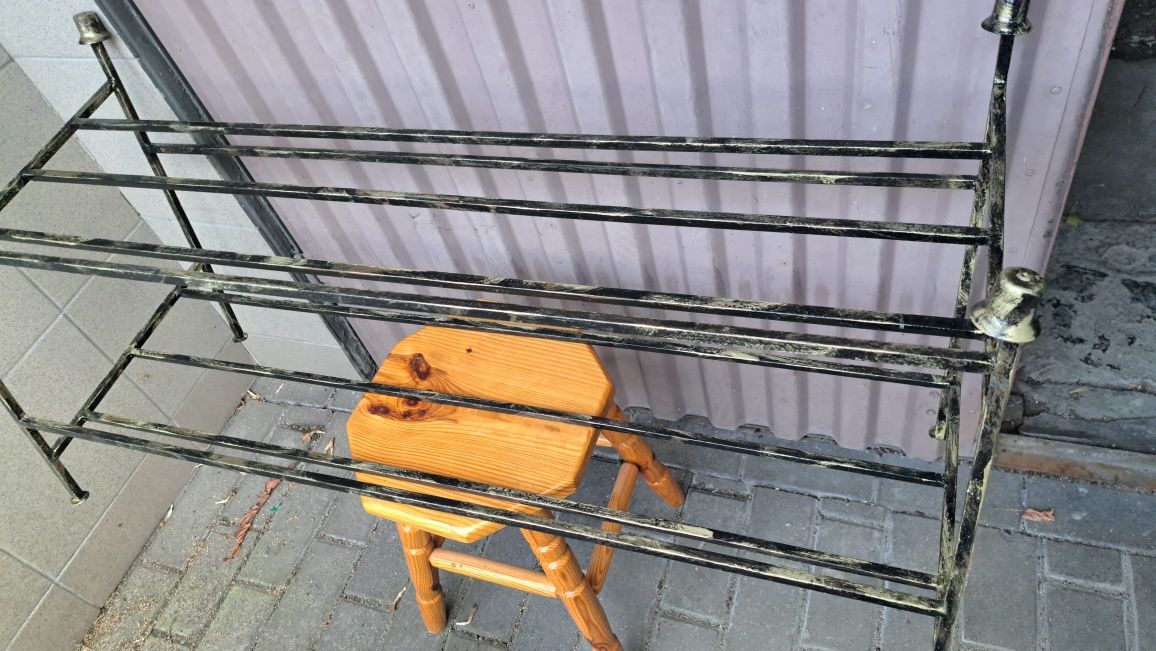 Zestaw do przedpokoju z metalu
