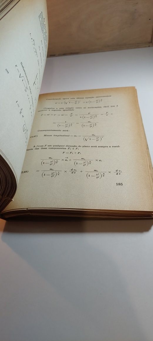 A Teoria da Relatividade de Alberto Einstein - A. Dias Gomes