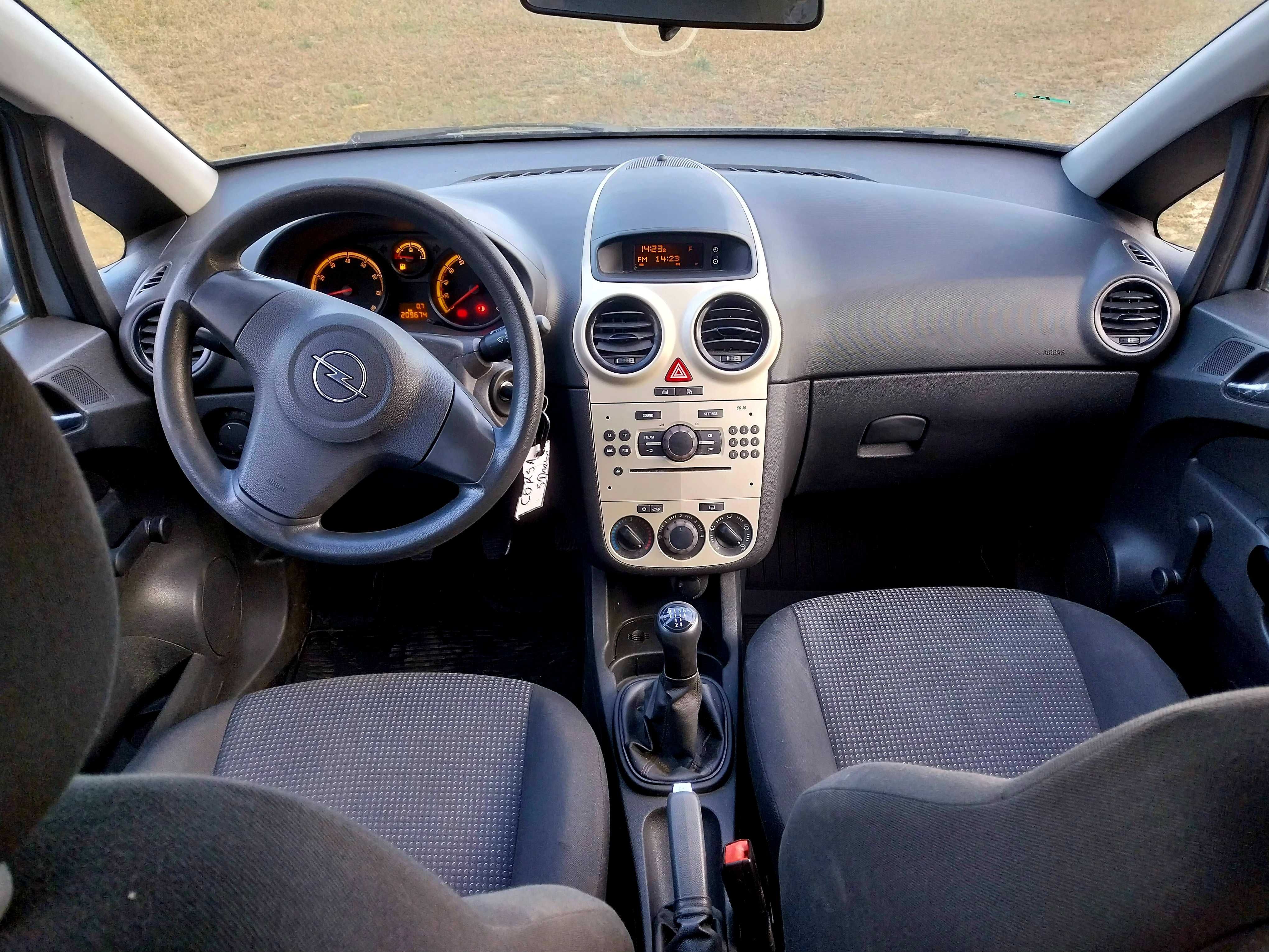 Opel corca D 1.2 b