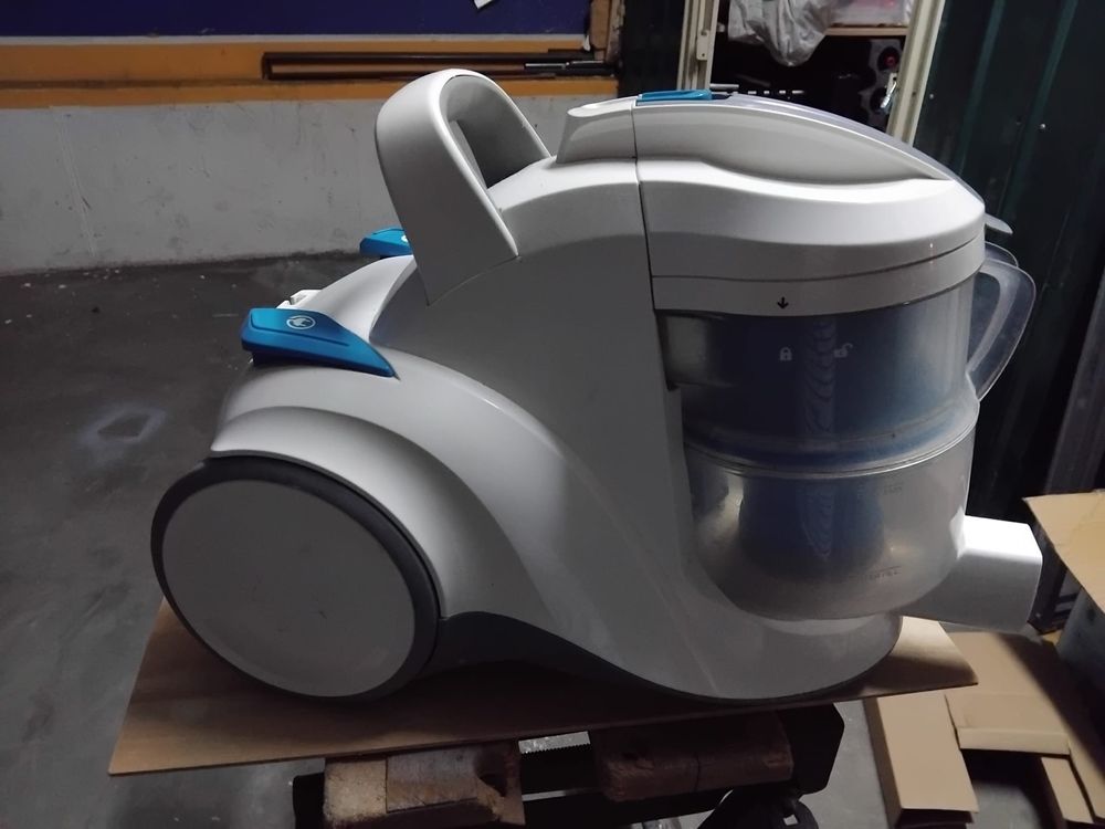 Aspirador  aspira com agua