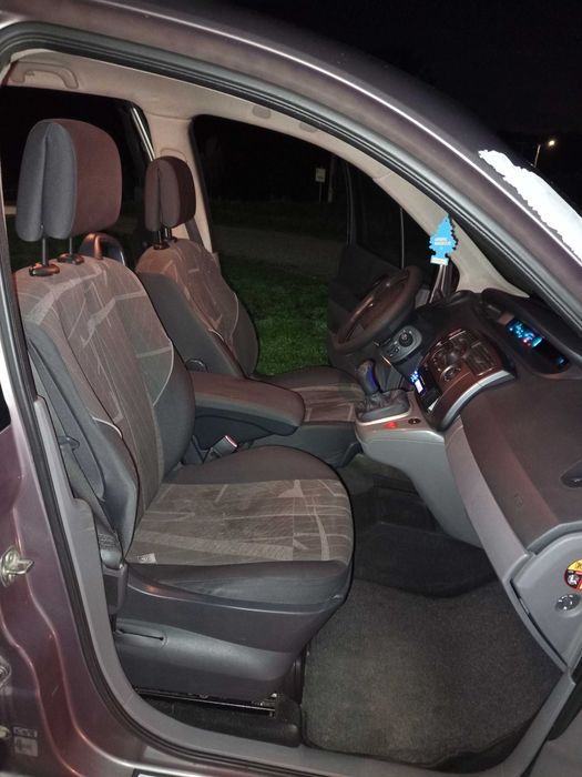 Renault Scénic. Teve 2donos