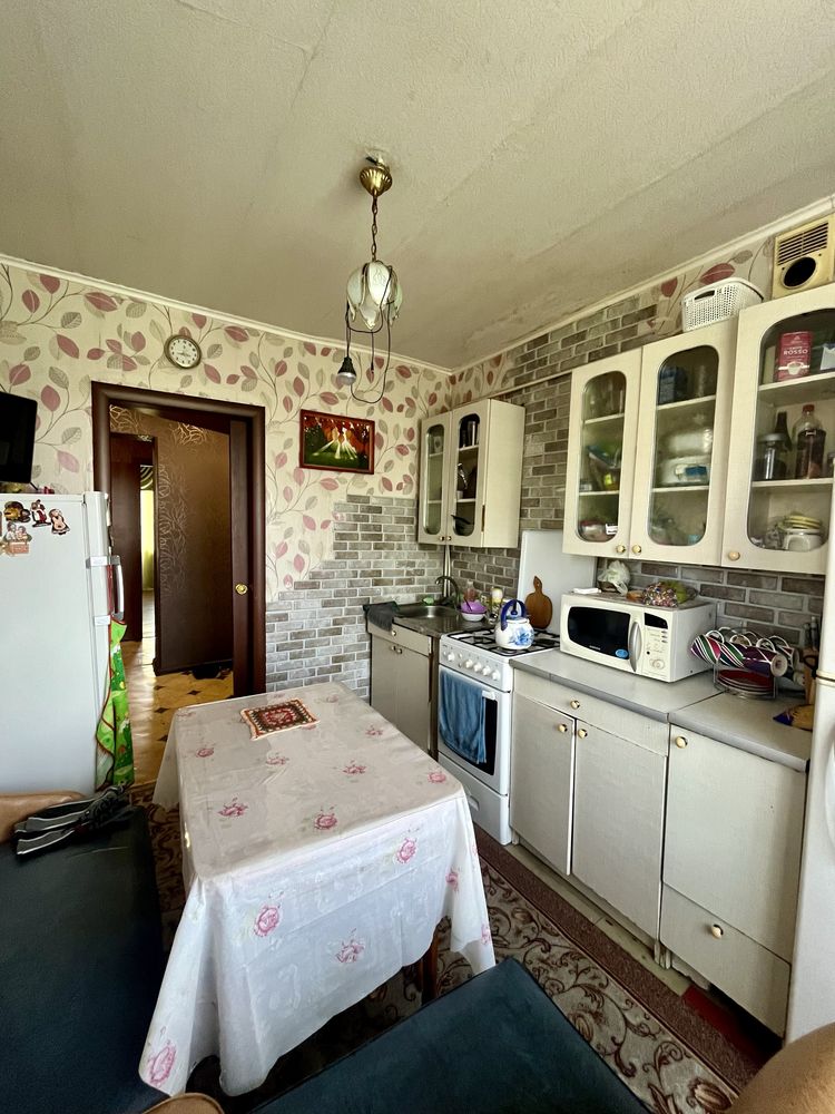 Продам велику, 4к квартиру 85м2, Шахтарське