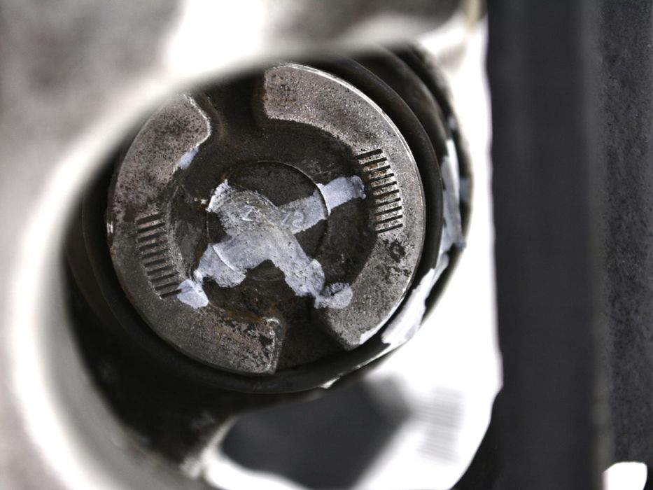 Суппорт задній правий MINI COUNTRYMAN R60 2010-2016 (пильник під замін