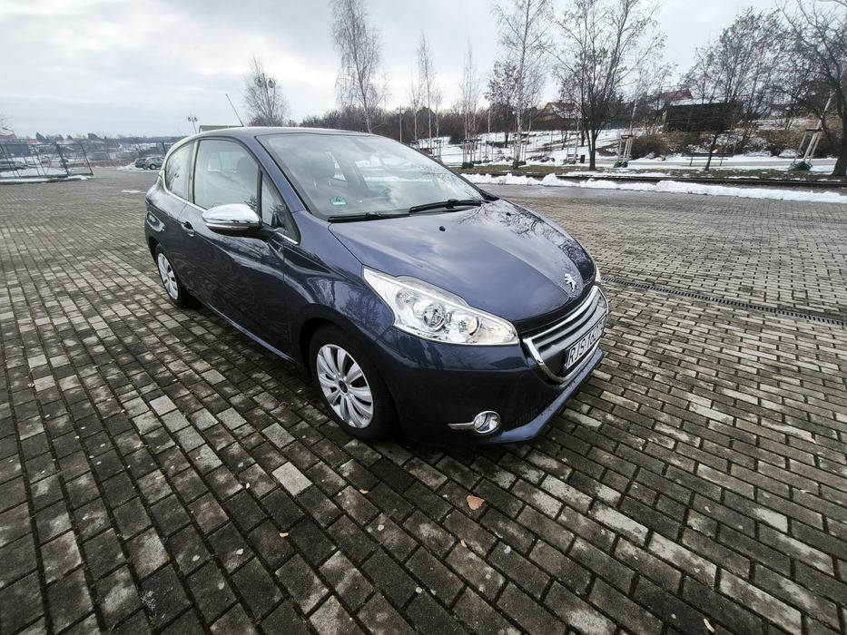 Peugeot 208, 1.4 B 95KM, 2012r. Przebieg 95 tys. km. Książka