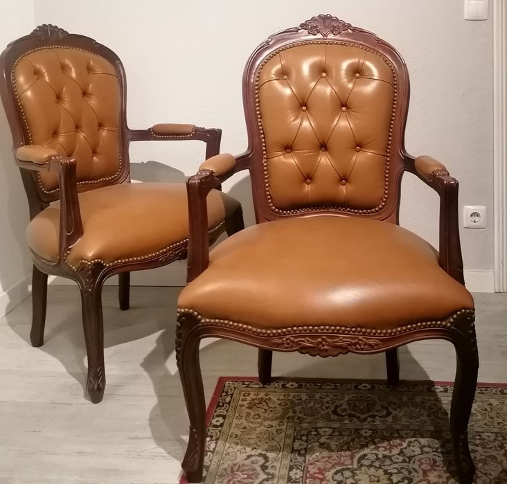 Par Cadeirões (Bergeres Poltronas Cadeiras) Luís XV. Pele capitoné