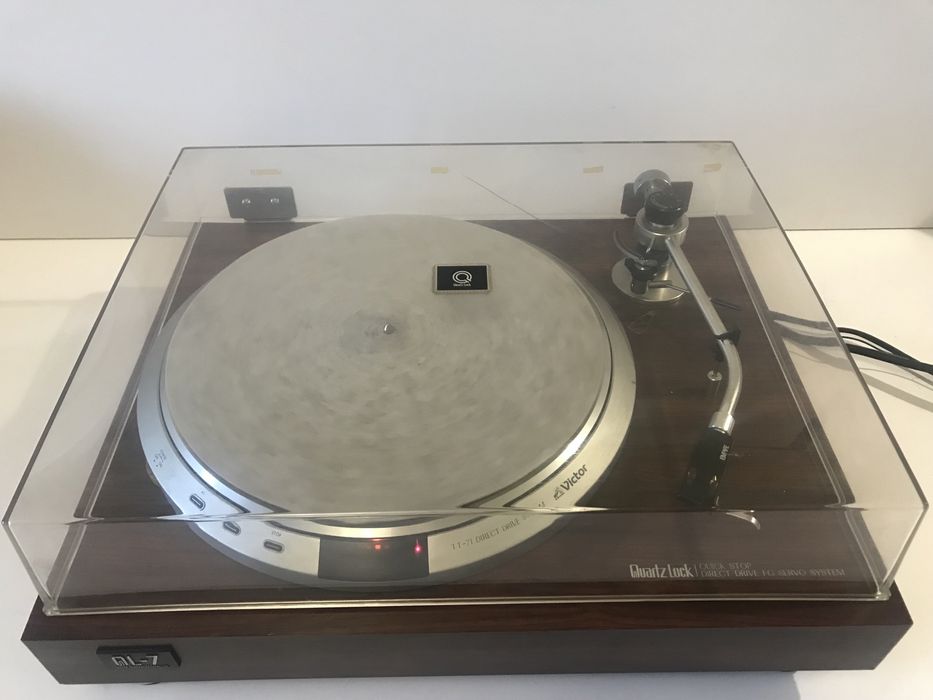 Victor QI-7 виниловый проигрыватель