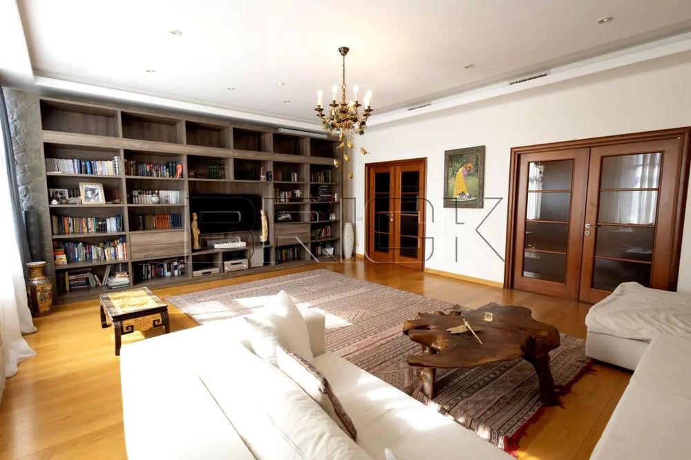‼️Продам квартиру. Вул. Володимирська, 49А. 3к = 157m2‼️