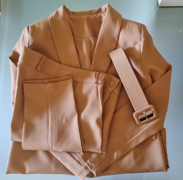 Fato - Blazer + Calças (S/M)