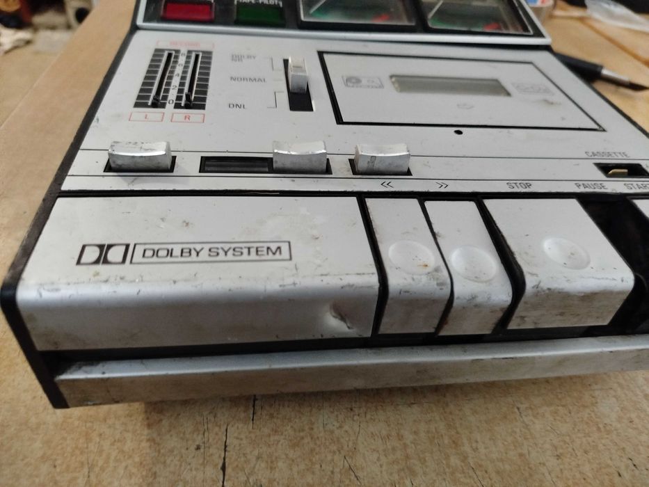 Magnetofon kasetowy Grundig CN730 Hi Fi na części stan nieznany PRL