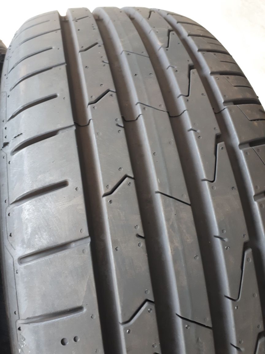 Dois pneus novos a estrear Hankook 225/60R16 98W