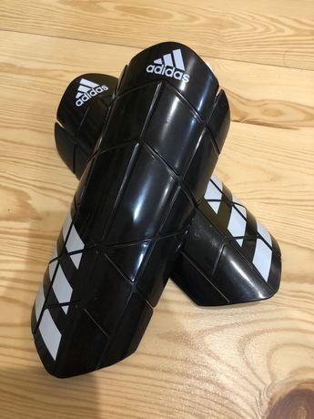 Ochraniacze piłkarskie Adidas