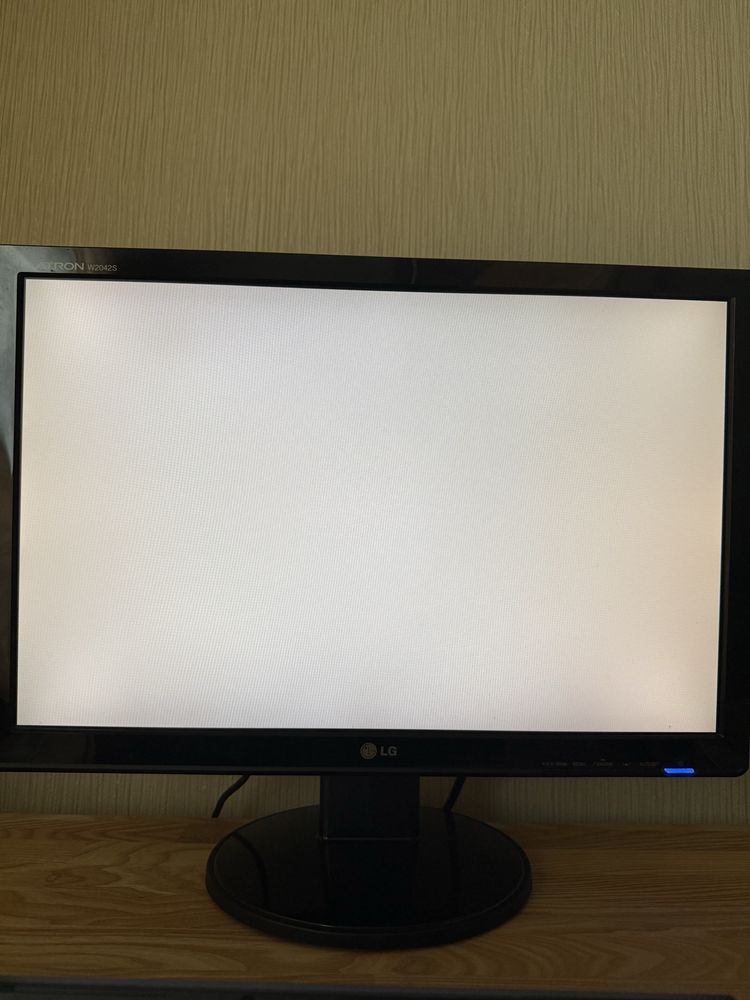 Продам монітор LG FLATRON W2042S