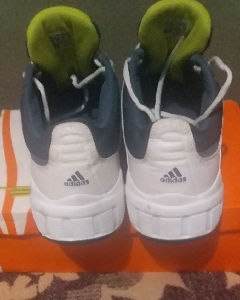 Кроссовки Adidas Barricade