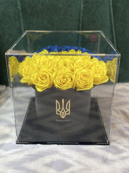 Куб акриловий з кришкою на пазах для квітів. Рормір 40-40-40 см.