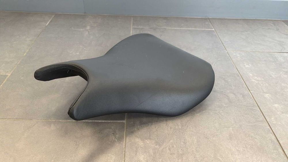 Siedzenie Kierowcy Kanapa Fotel Przód Suzuki GSX 125  17-20  [1654]