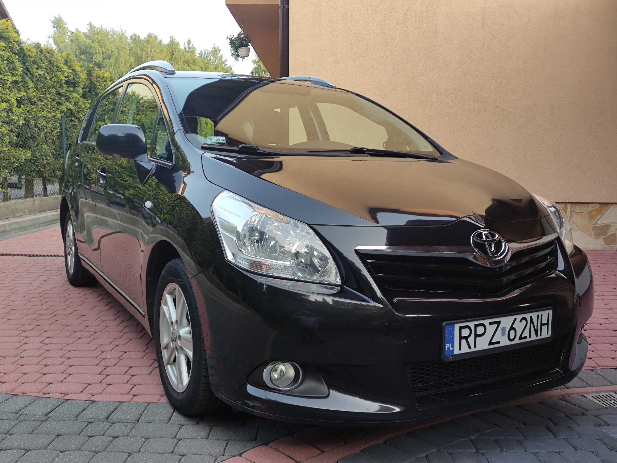 Toyota Verso 1,8 benzyna +LPG 147 KM 7 osobowy, tempomat,hak, rok 2009