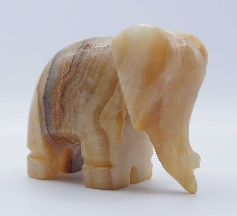 Onyx - odmiany chalcedonu - figurka słonia (Kapadocja)