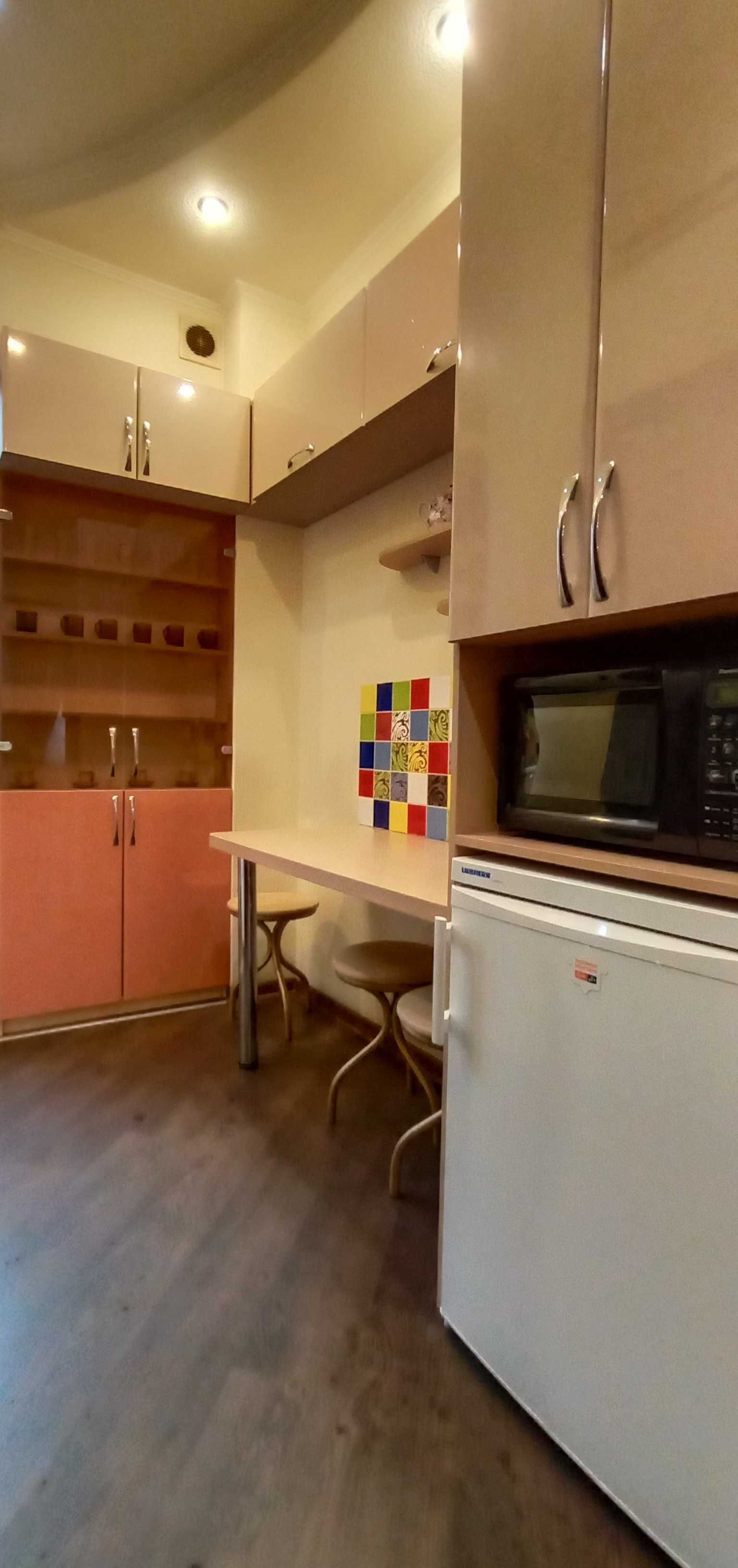 Квартира Посуточно, почасово 2к. кв. в центре, м. Научная