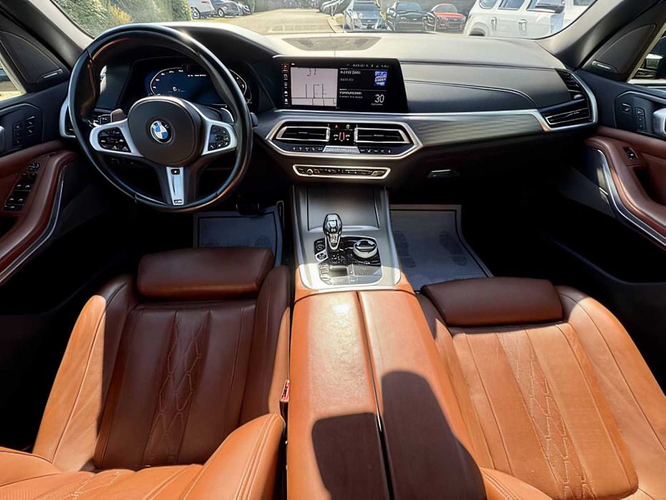 BMW X5 M50i      2021