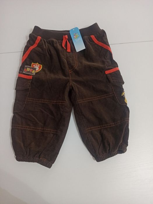 Nowe spodnie dla chłopca.