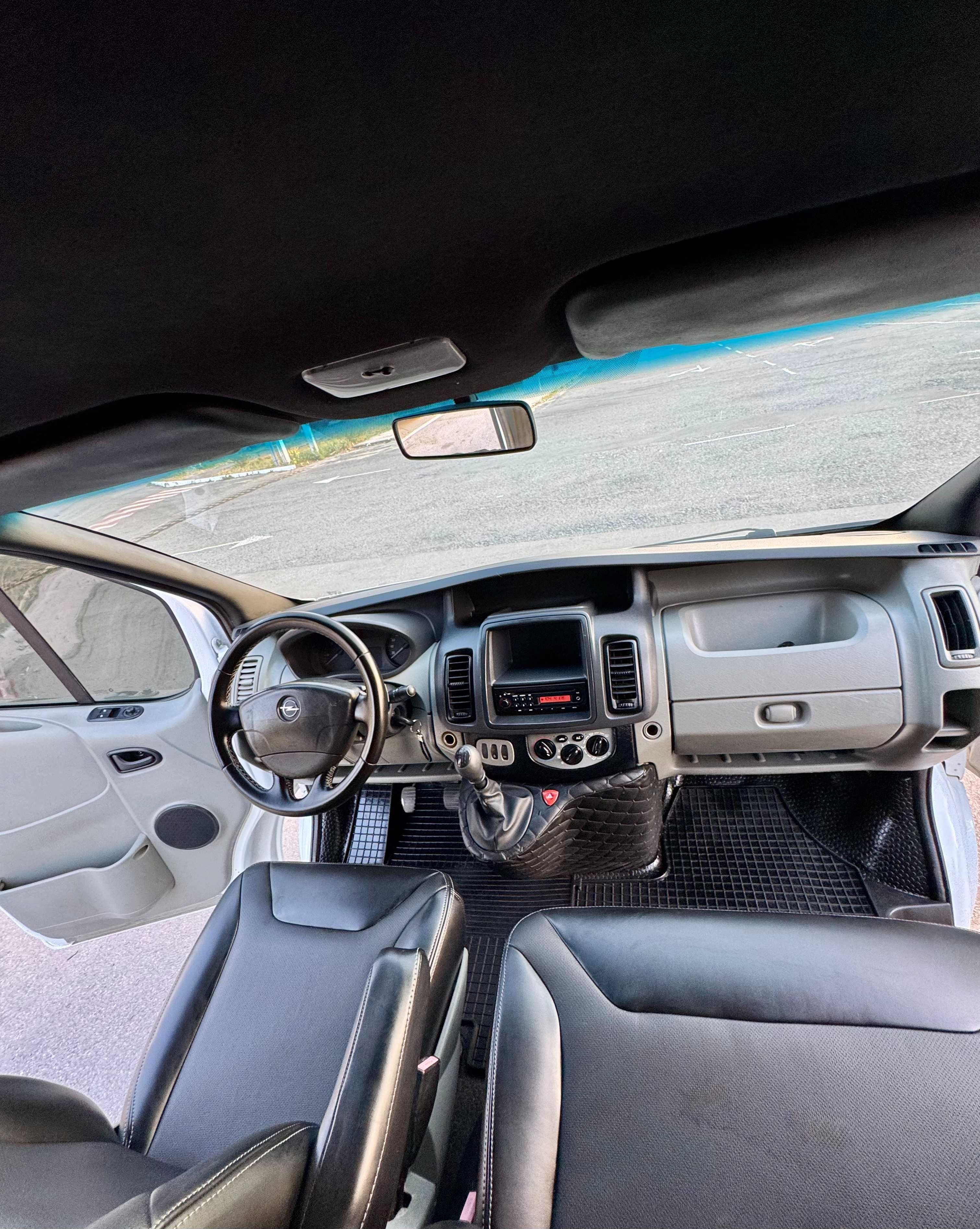 Опель Віваро Opel Vivaro 2010