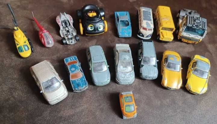 Zabawki autka samochody 16 sztuk, cena za całość
