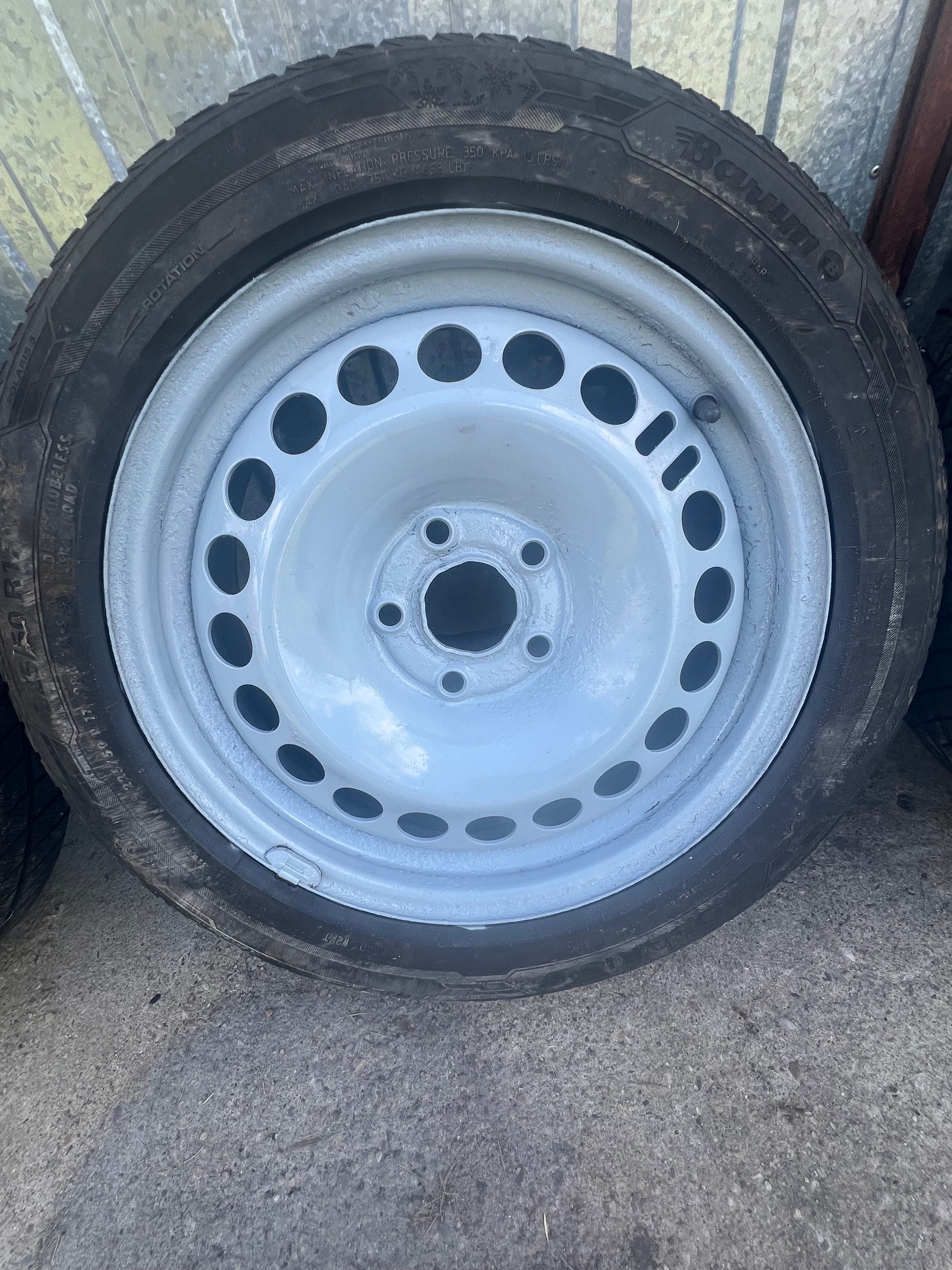 Felgi stalowe z oponami  zimowymi Polaris 225 ,50, 17.opel 5x120