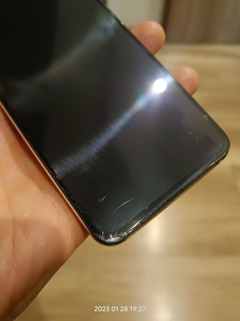 Xiaomi Mi 9 lite (sprawny, ubity róg ekranu)