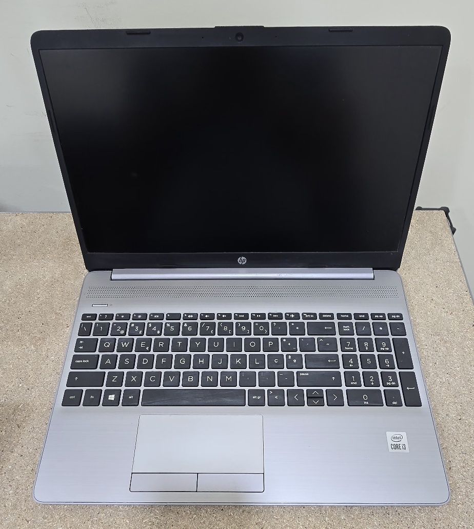 HP 250 G8 para peças