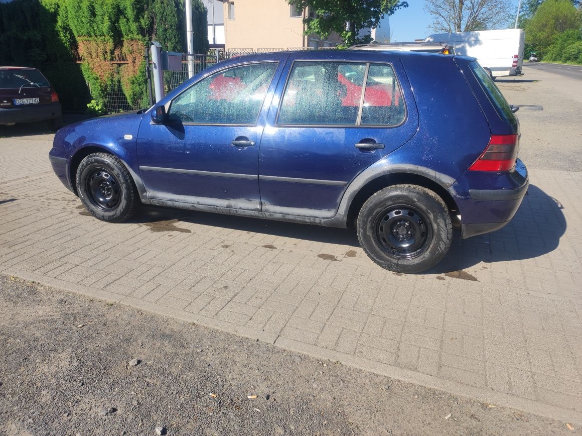 VW Golf IV 4 1.6 Ben klima 5d Ważne opłaty