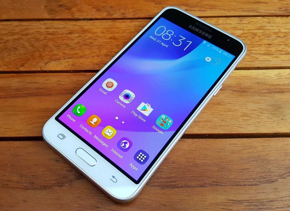 Samsung Galaxy J3 (2016) J320, Рабочий, но без акумулятора.