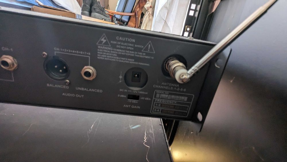 Futinx E-8008 - System bezprzewodowych mikrofonów - Sprawne