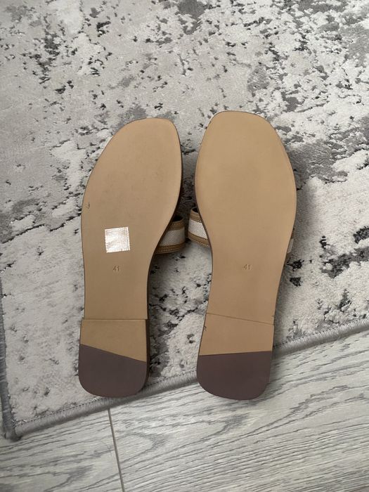 Продам Повністю Нові жіночі шльопанці р.40- 41