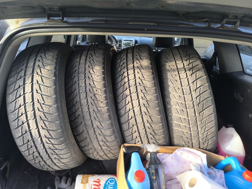 Opony Nokian 235/60/ 18